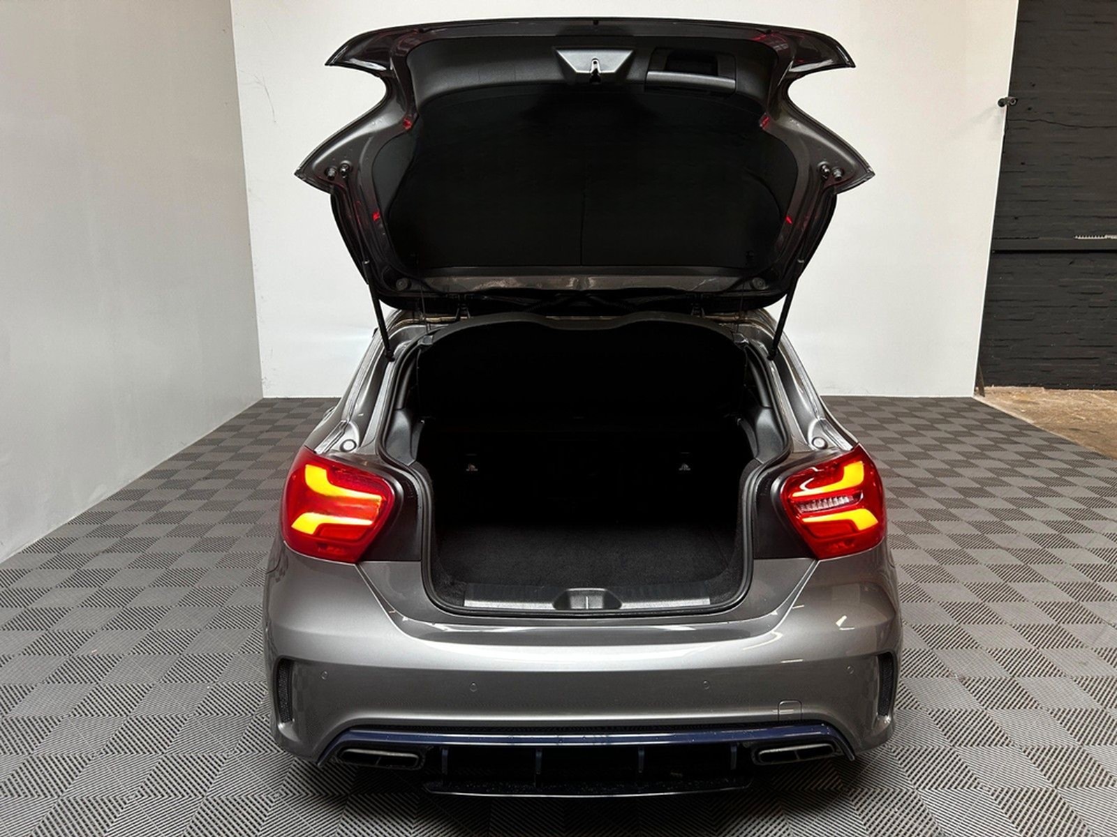 Mercedes-Benz A45 AMG 4Matic *Night-Pano-Alcantara-H&K* foto 9