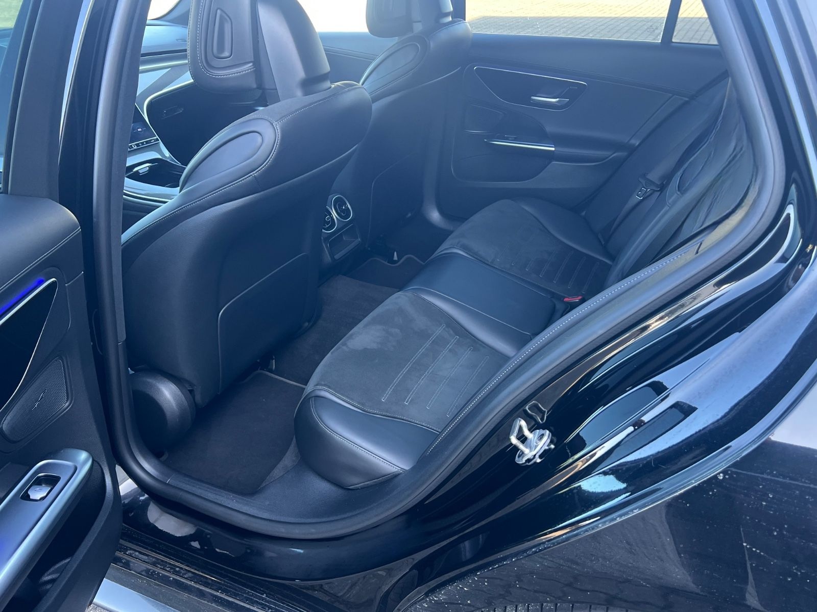 Mercedes-Benz C 220d *AMG-LINE*ALCANTARA*NAVI*LED*PDC* foto 18