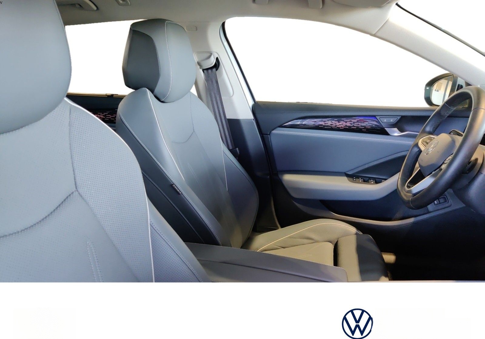 Volkswagen Passat Variant 2.0 TDI Elegance 4MOTION DSG PANO foto 8