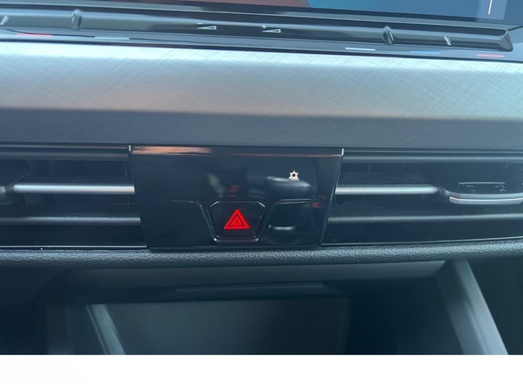 Volkswagen Golf 1.5 TSI Life NAVI KAM LED SHZ PDC LM foto 14