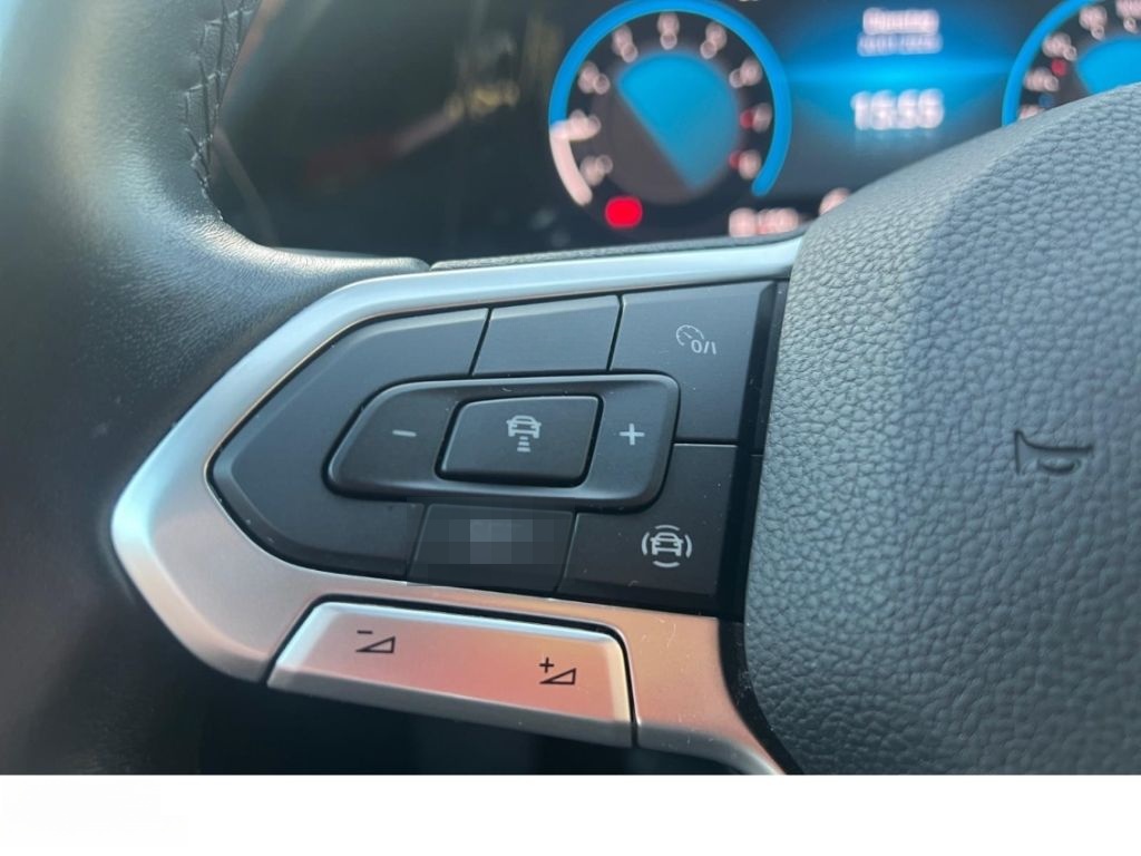 Volkswagen Golf 1.5 TSI Life NAVI KAM LED SHZ PDC LM foto 16