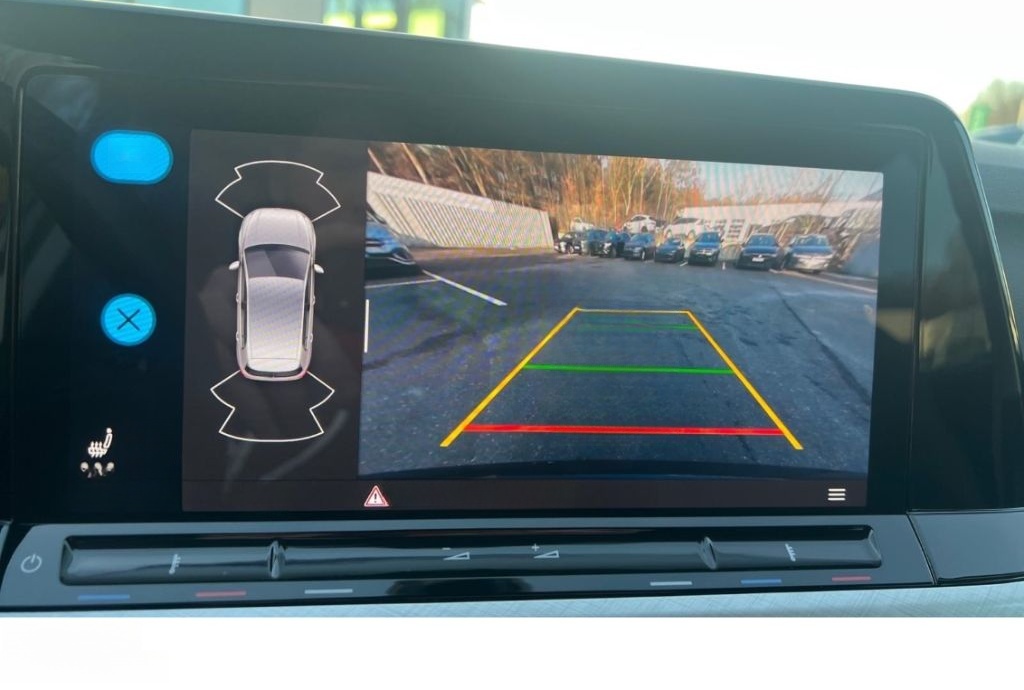 Volkswagen Golf 1.5 TSI Life NAVI KAM LED SHZ PDC LM foto 18