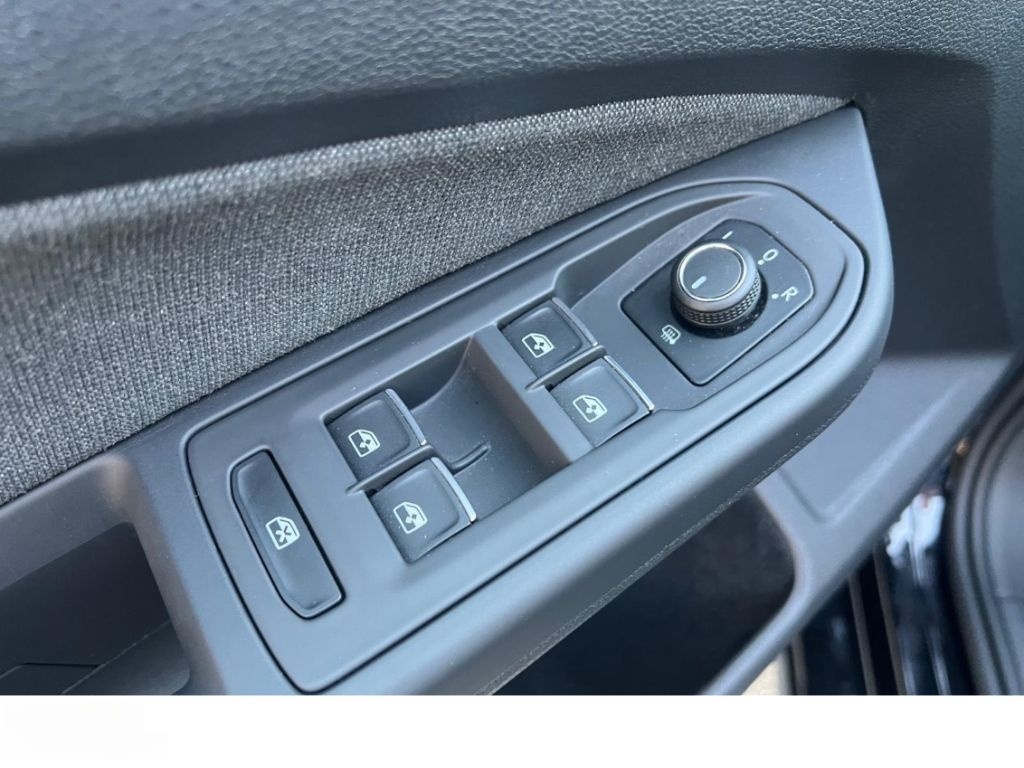 Volkswagen Golf 1.5 TSI Life NAVI KAM LED SHZ PDC LM foto 10