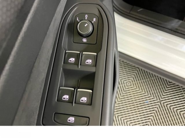 Volkswagen Golf GTI VIII 2.0 TSI DSG LED PAN CarPlay KAMERA foto 10