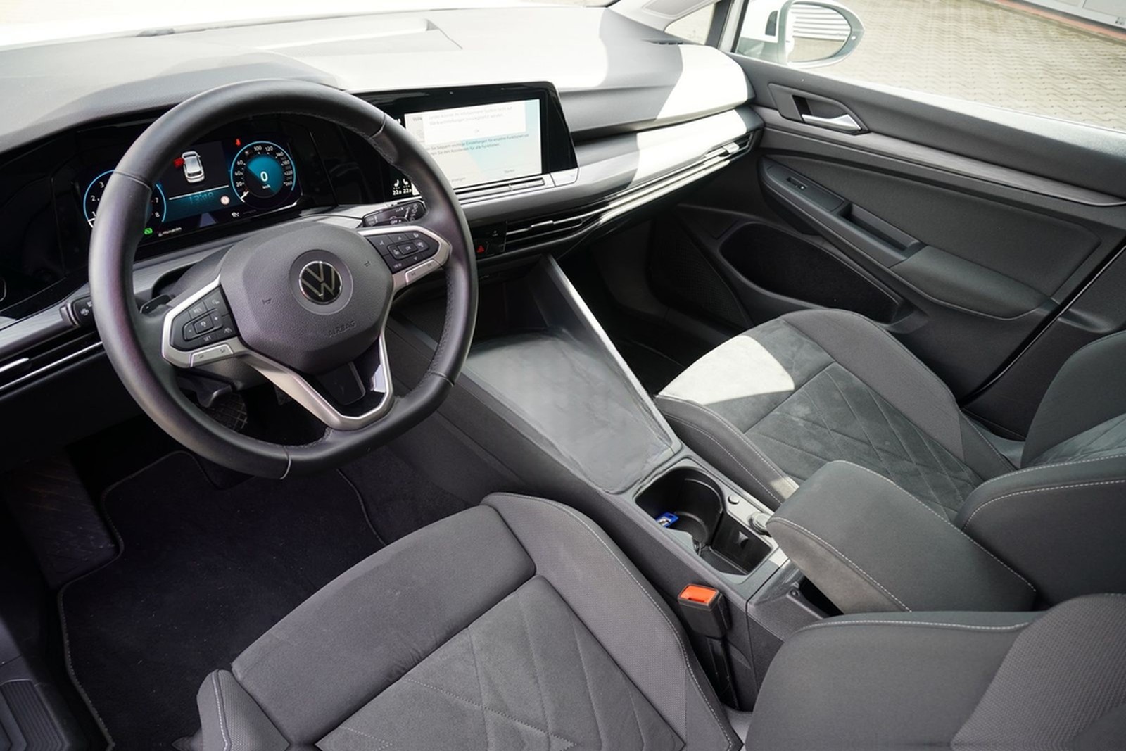 Volkswagen Golf VIII Style 1.5 eTSI DSG LED Navi ACC Kamera foto 11