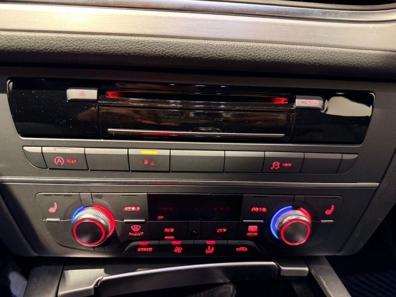 Audi A6 2.0TFSI Avant quattro AHK ACC LED PANO Navi foto 20