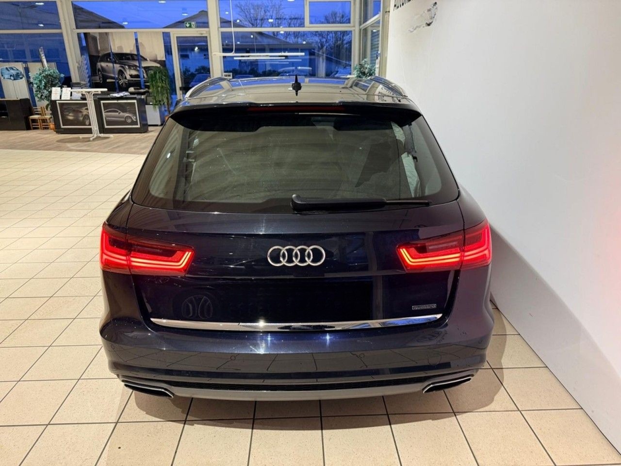 Audi A6 2.0TFSI Avant quattro AHK ACC LED PANO Navi foto 3