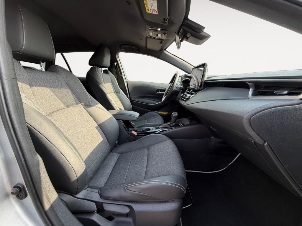 Toyota Corolla 1.8 Hybrid Touring Sports Teamplayer foto 16