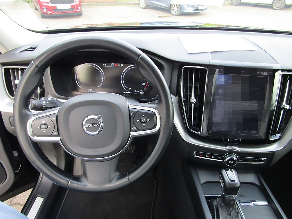 Volvo XC60 Momentum Pro 2WD SHZ v&h NAVI foto 15