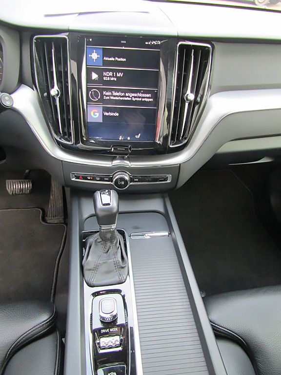Volvo XC60 Momentum Pro 2WD SHZ v&h NAVI foto 20
