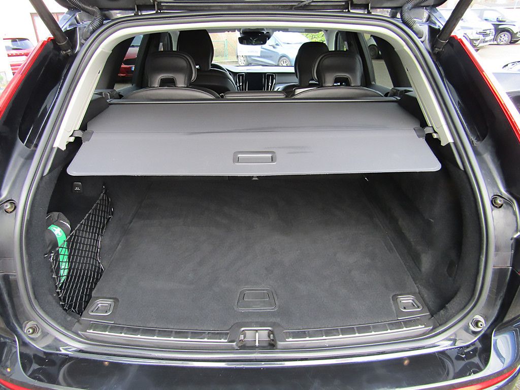 Volvo XC60 Momentum Pro 2WD SHZ v&h NAVI foto 8