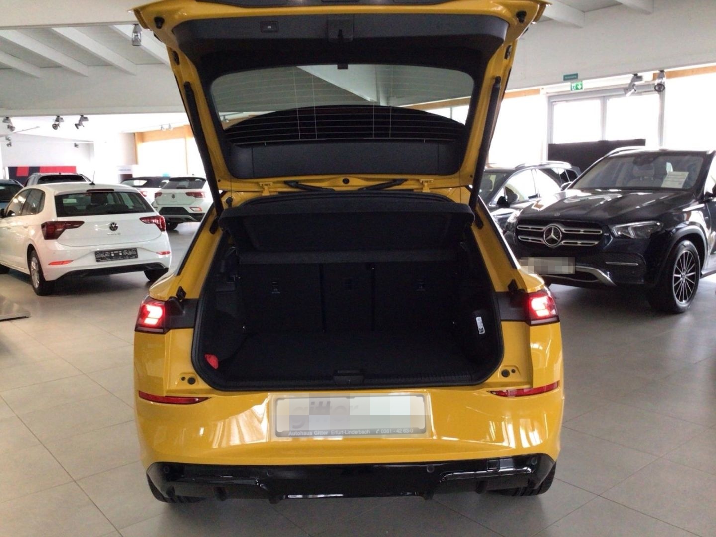 Volkswagen T-Roc 1.5 eTSI 110 kW R-Line Sportpaket HUD El.  foto 12