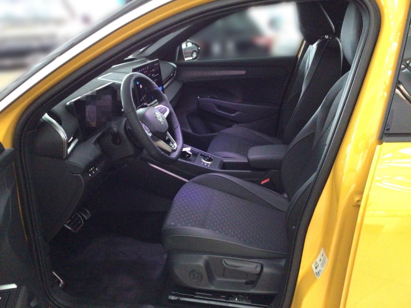 Volkswagen T-Roc 1.5 eTSI 110 kW R-Line Sportpaket HUD El.  foto 7