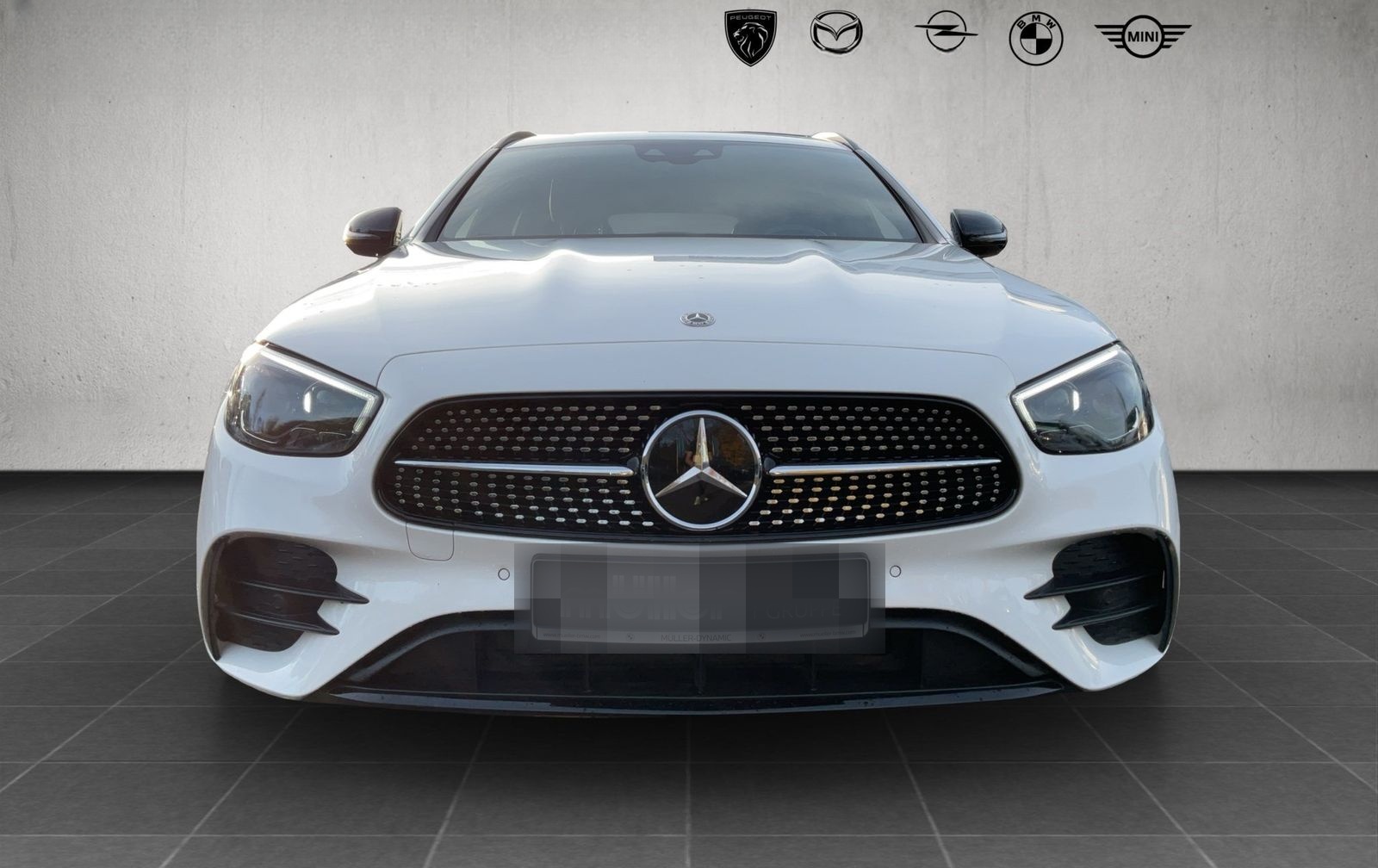 Mercedes-Benz E 300 T de AMG Line Plug-In Hybrid foto 2