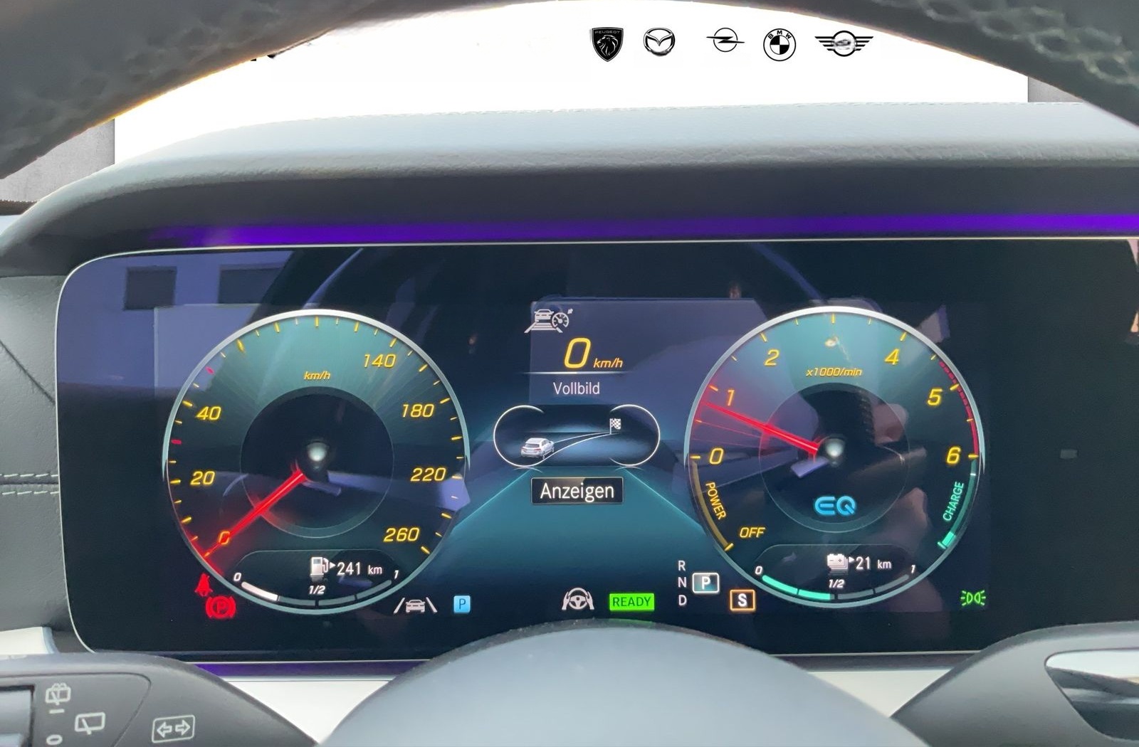 Mercedes-Benz E 300 T de AMG Line Plug-In Hybrid foto 12