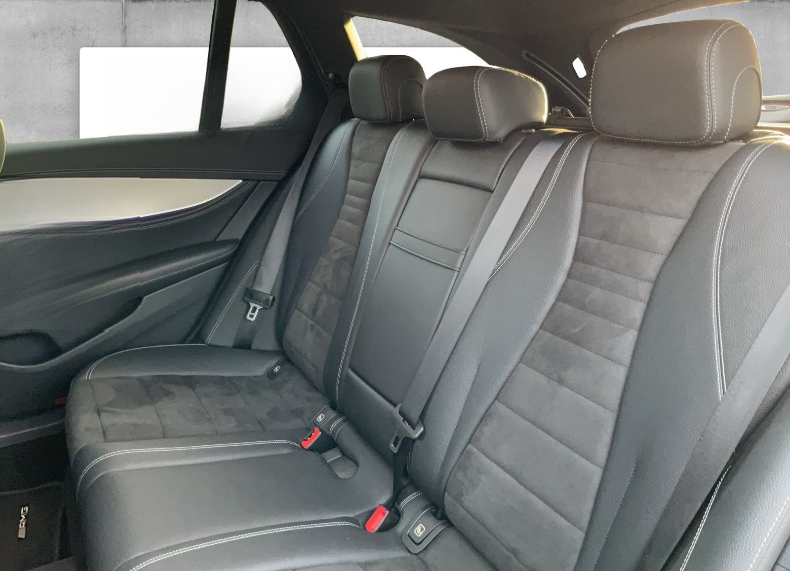 Mercedes-Benz E 300 T de AMG Line Plug-In Hybrid foto 18