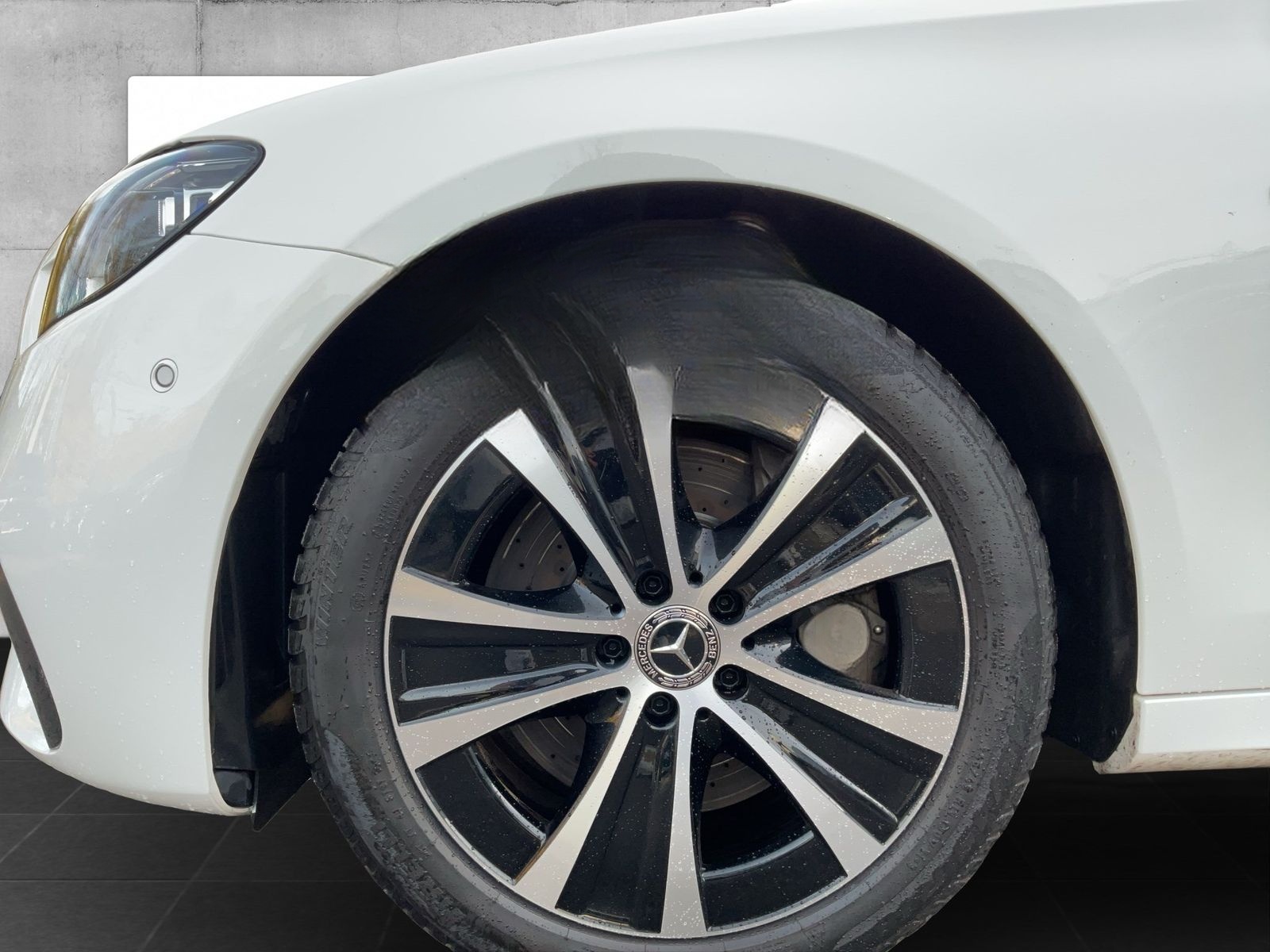 Mercedes-Benz E 300 T de AMG Line Plug-In Hybrid foto 9