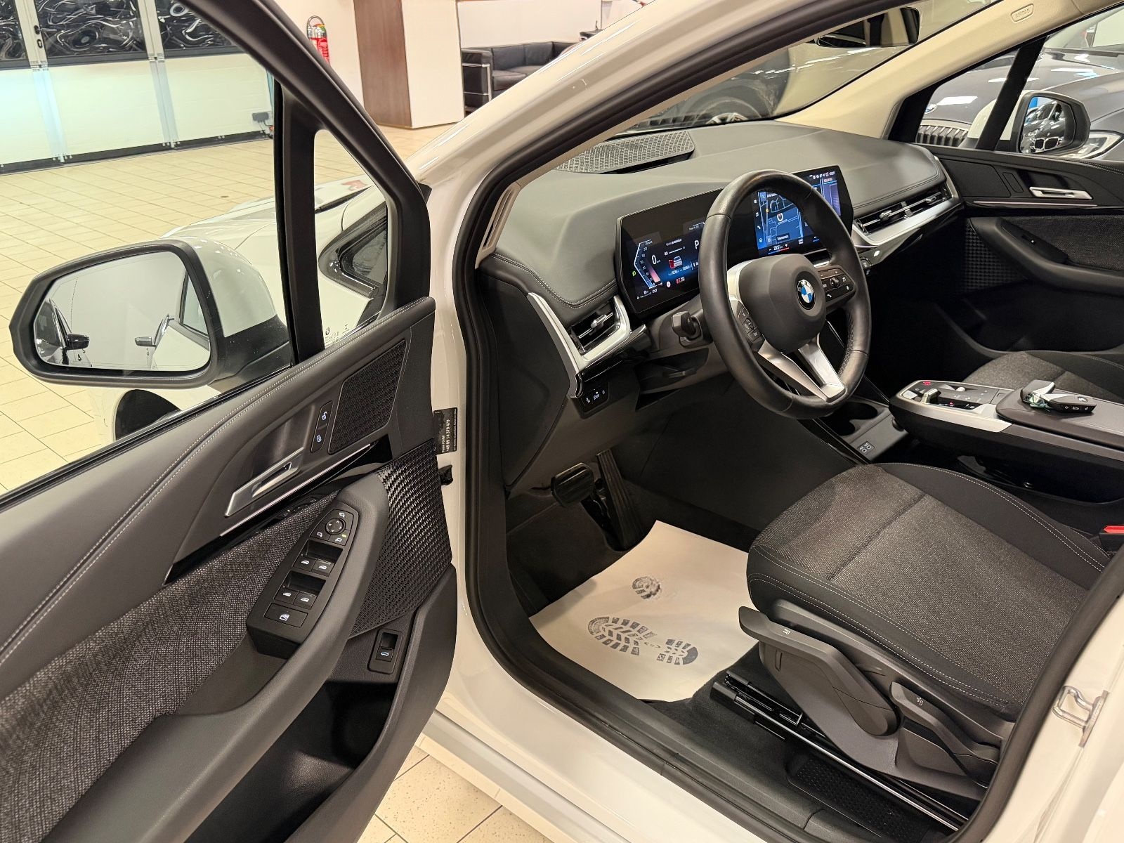 BMW 218d AT Aut/Navi/Park&Fern&Driv+Ass/KeyLessGo foto 13