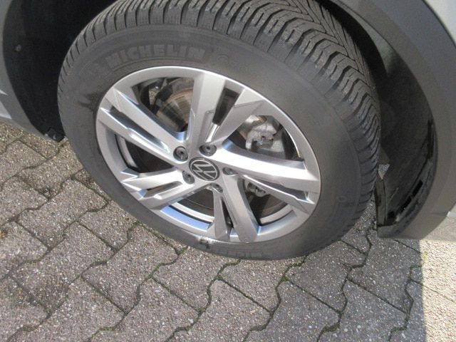 Volkswagen T-ROC R-Line 1.0 TSI NAVI KAMERA ACC LED ALU APS foto 5