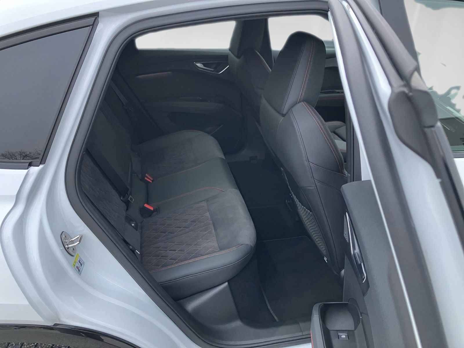 Audi Q4 Sportback e-tron S-LINE EDITION 55 340PS QUAT foto 10