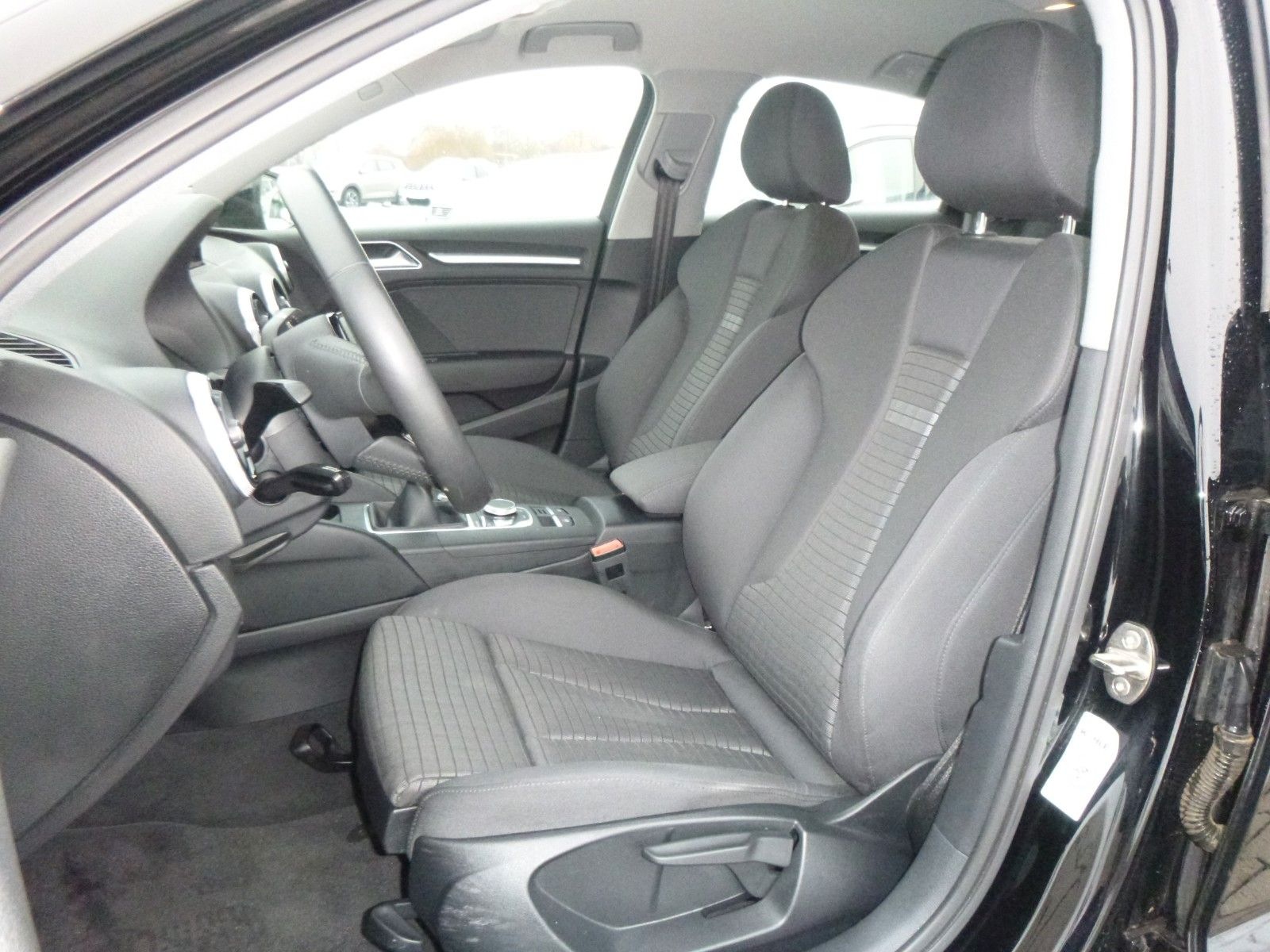 Audi A3 1.5 TFSI Limousine sport> 41.875KM/AHK/NAV< foto 11