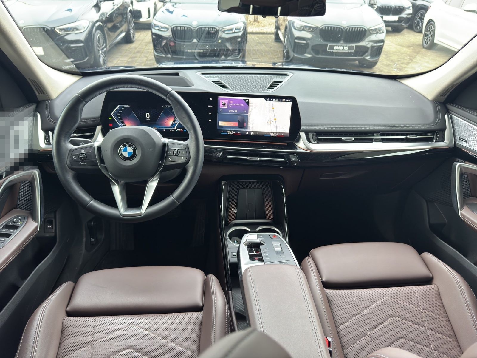 BMW X1 xDrive20d xLine ACC HUD 360° Glasdach AHK foto 2