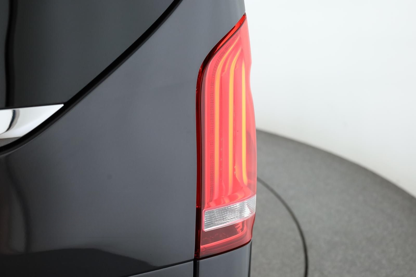 Mercedes-Benz V 300 d 4M extralang Avantgarde AMG 8S Navi 360 foto 10