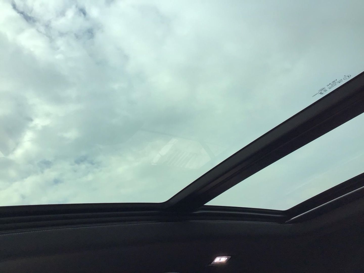 Volkswagen T-Roc 1.5 eTSI 110 kW R-Line Sportpaket HUD El.  foto 16