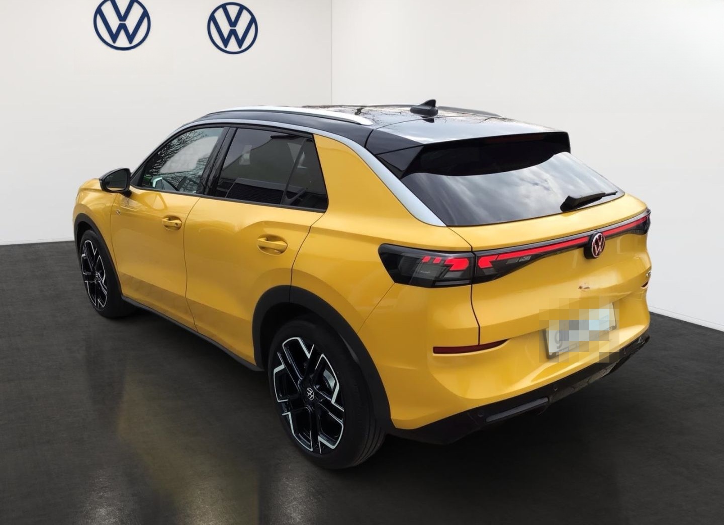 Volkswagen T-Roc 1.5 eTSI 110 kW R-Line Sportpaket HUD El.  foto 4