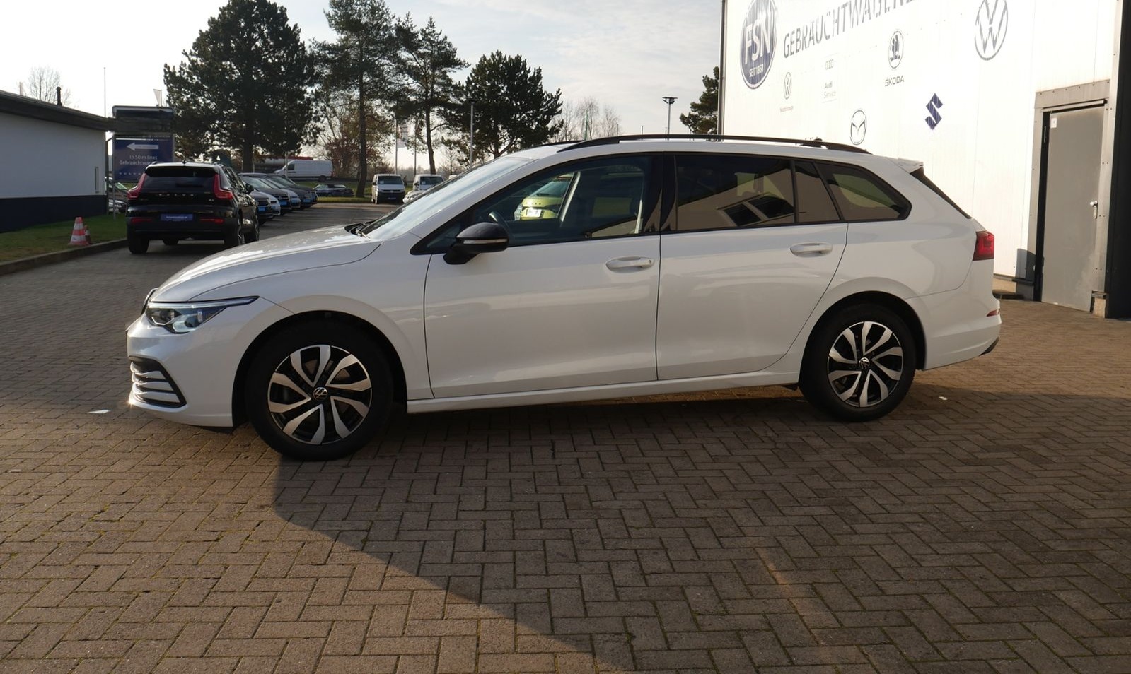 Volkswagen Golf VIII Variant 1.0 eTSI Life DSG ACC NAVI SIT foto 16