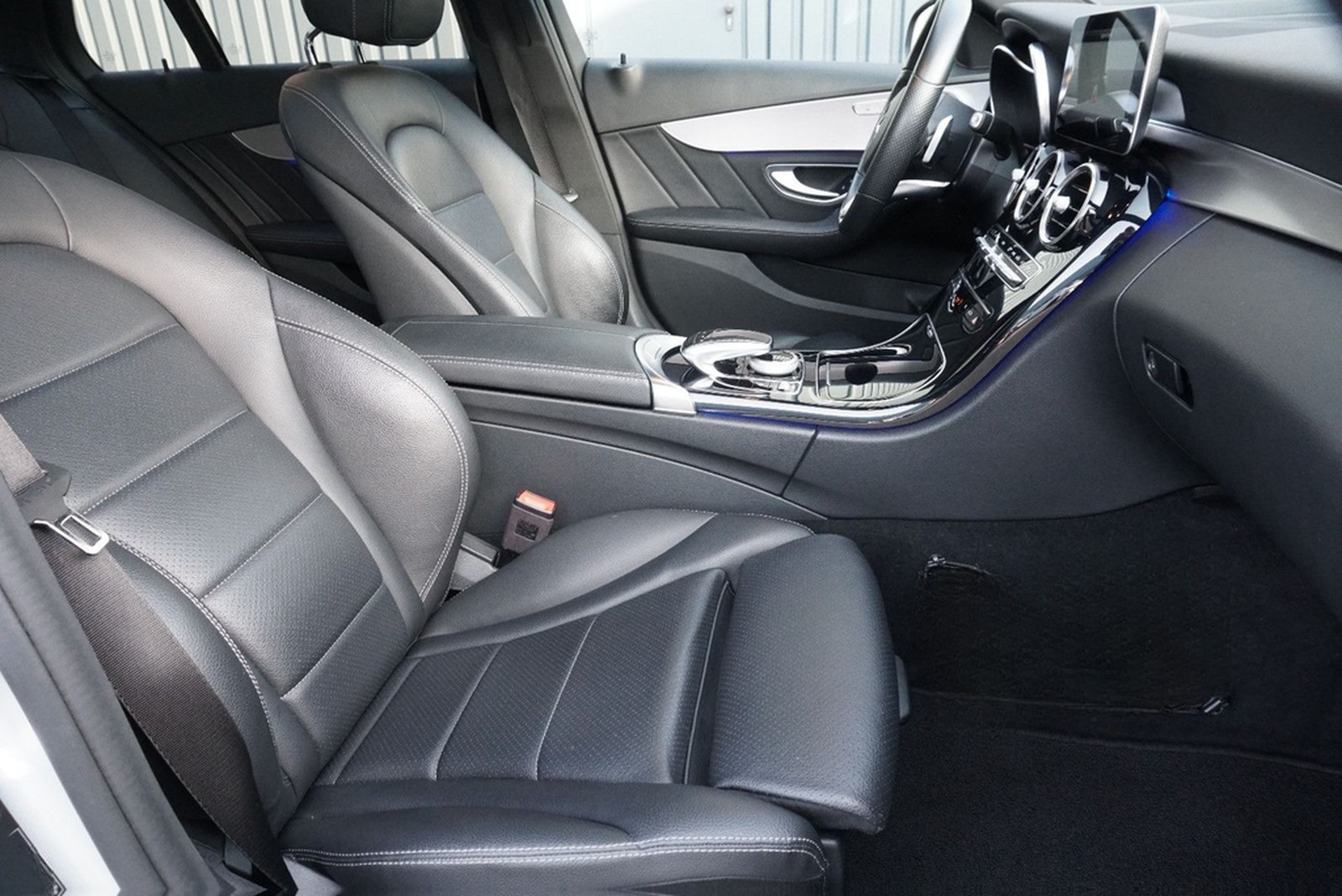 Mercedes-Benz C 300T AMG Multib RFK PANO SHZ NAV Ambiente ACC foto 18