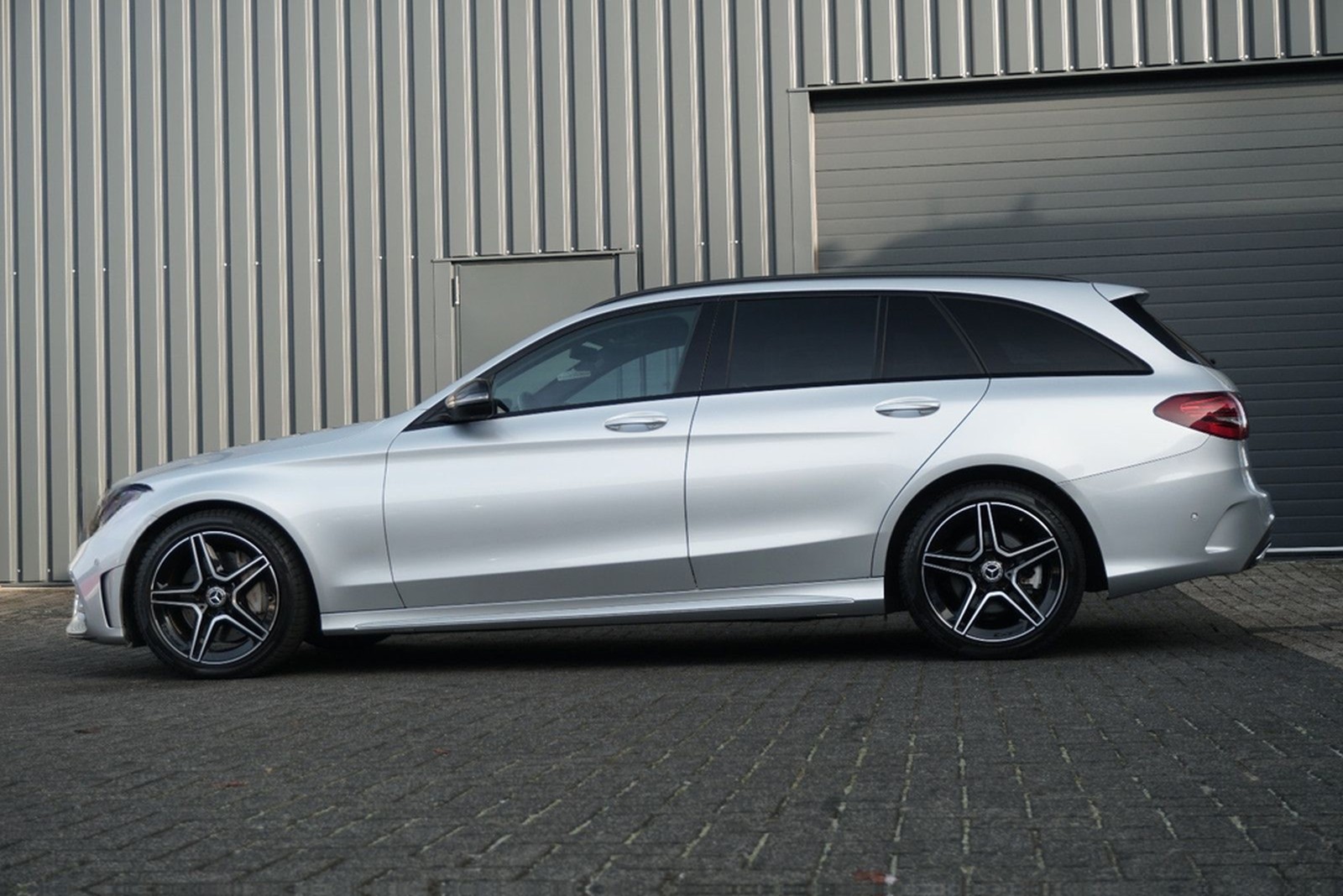 Mercedes-Benz C 300T AMG Multib RFK PANO SHZ NAV Ambiente ACC foto 4