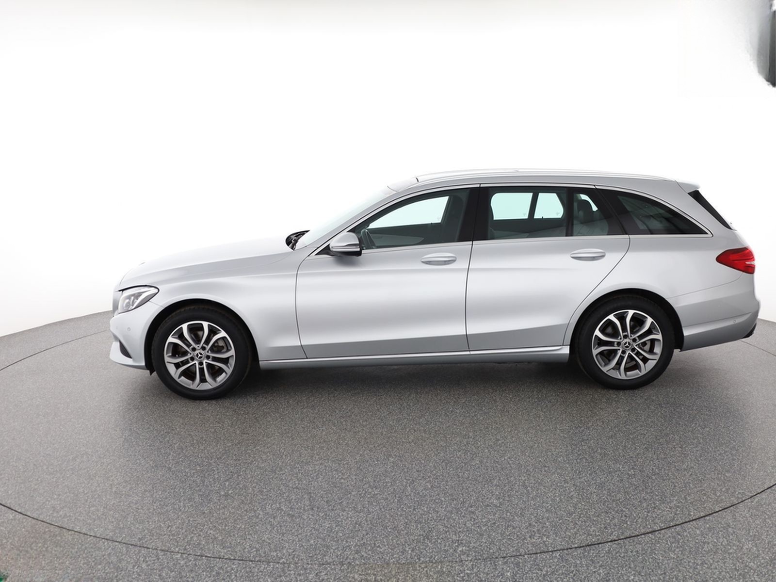 Mercedes-Benz C 220 d T AVANTGARDE KAMERA,SPORTSITZE,PANO,1.HD foto 2