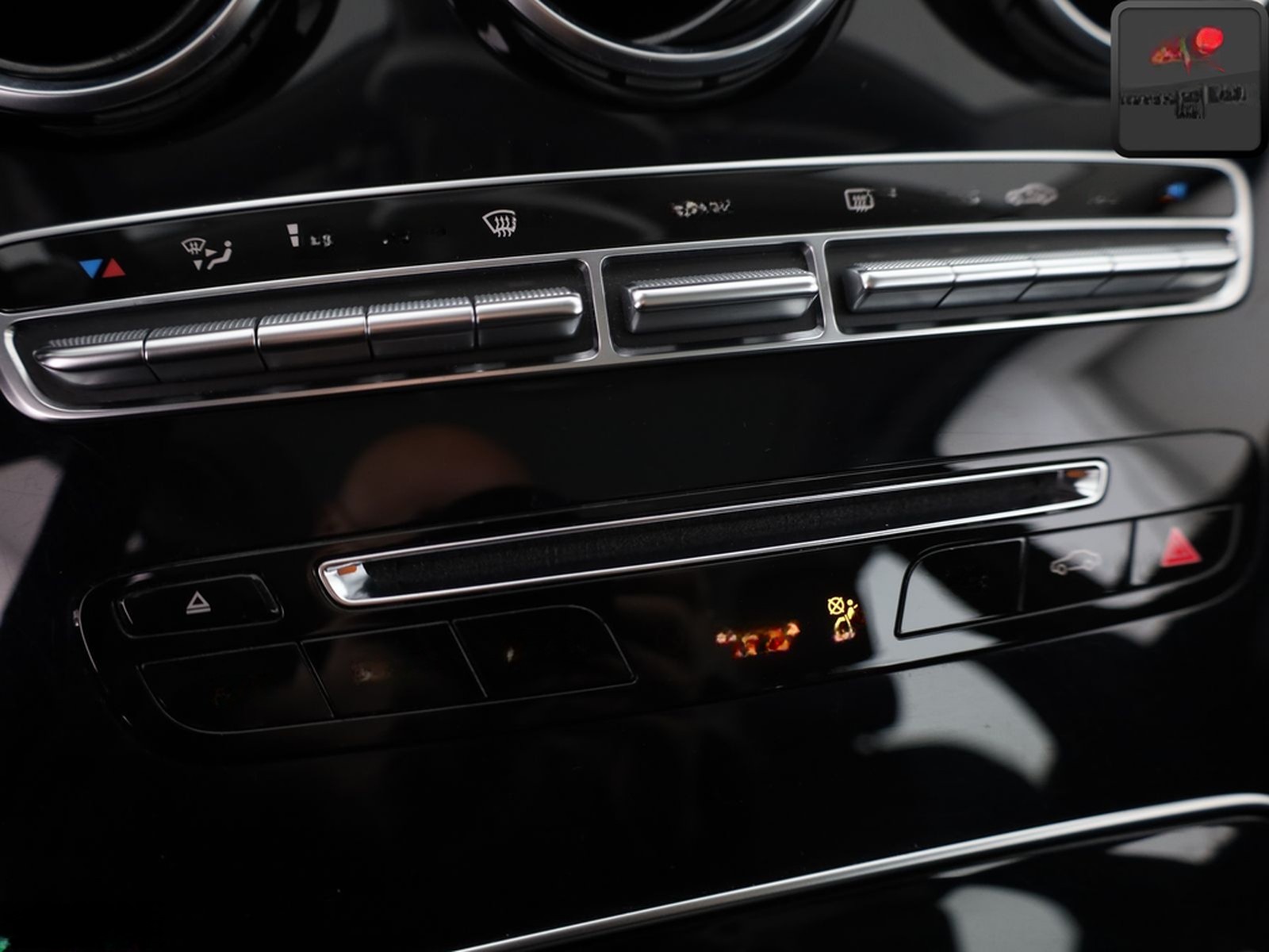 Mercedes-Benz C 220 d T AVANTGARDE KAMERA,SPORTSITZE,PANO,1.HD foto 19