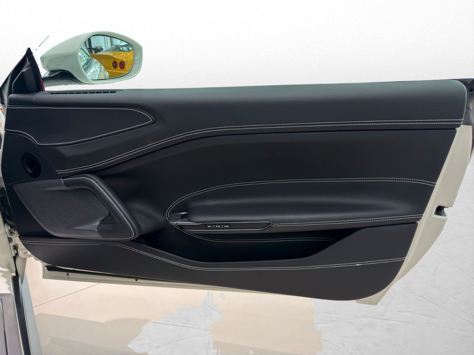Ferrari GTC4Lusso / Lift / Beifahrer-Display foto 16