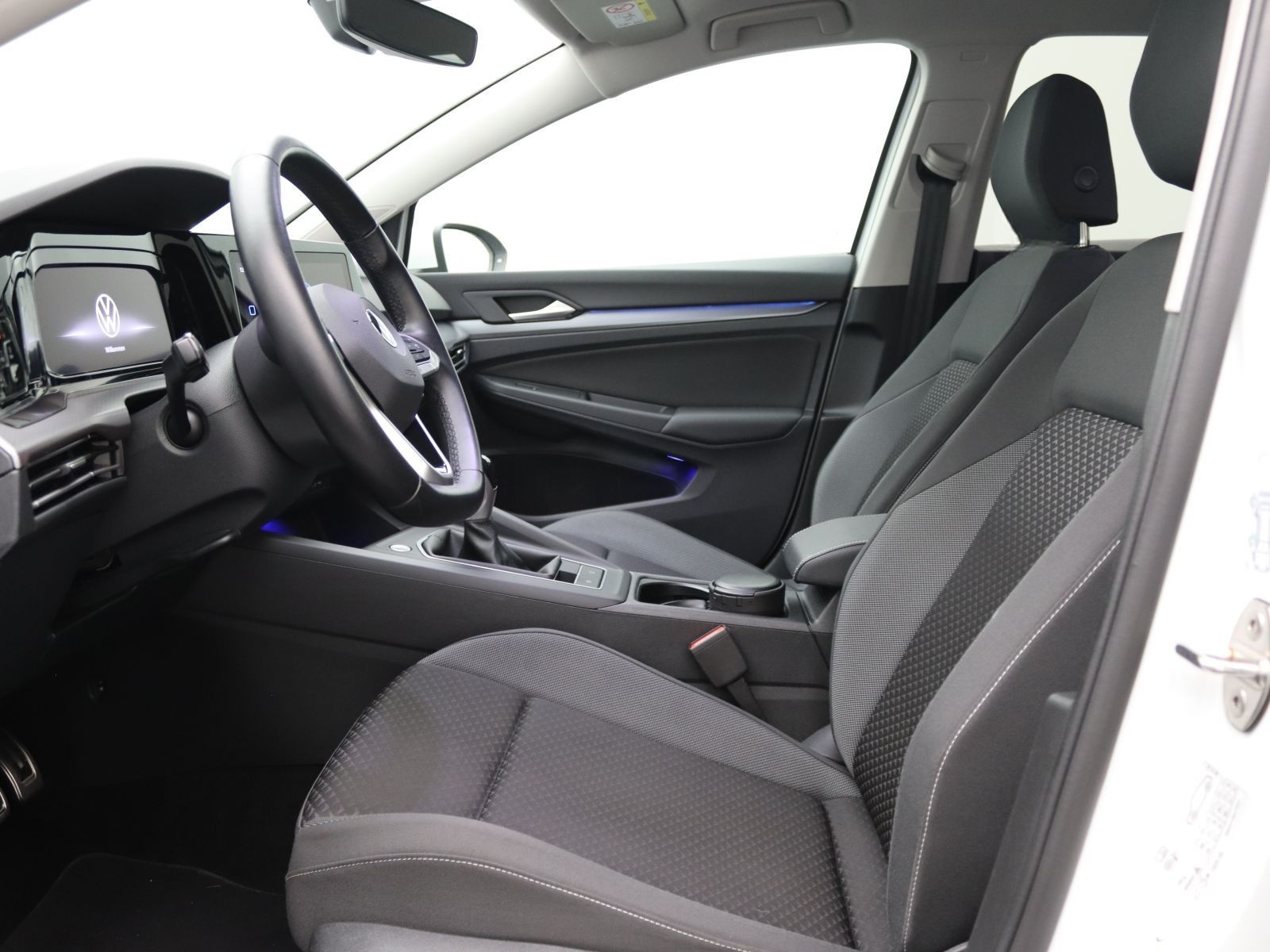 Volkswagen Golf VIII Active 1.5TSI / IQ.Drive, Standh, LED+ foto 12