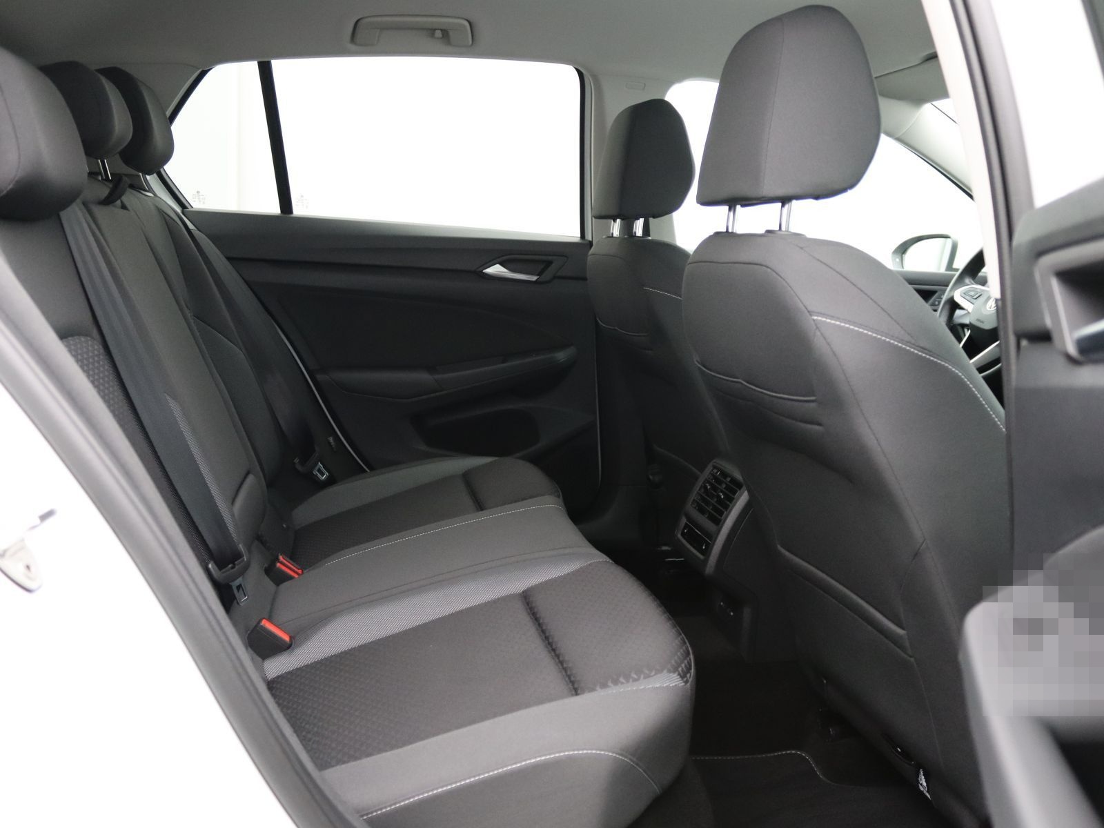 Volkswagen Golf VIII Active 1.5TSI / IQ.Drive, Standh, LED+ foto 10
