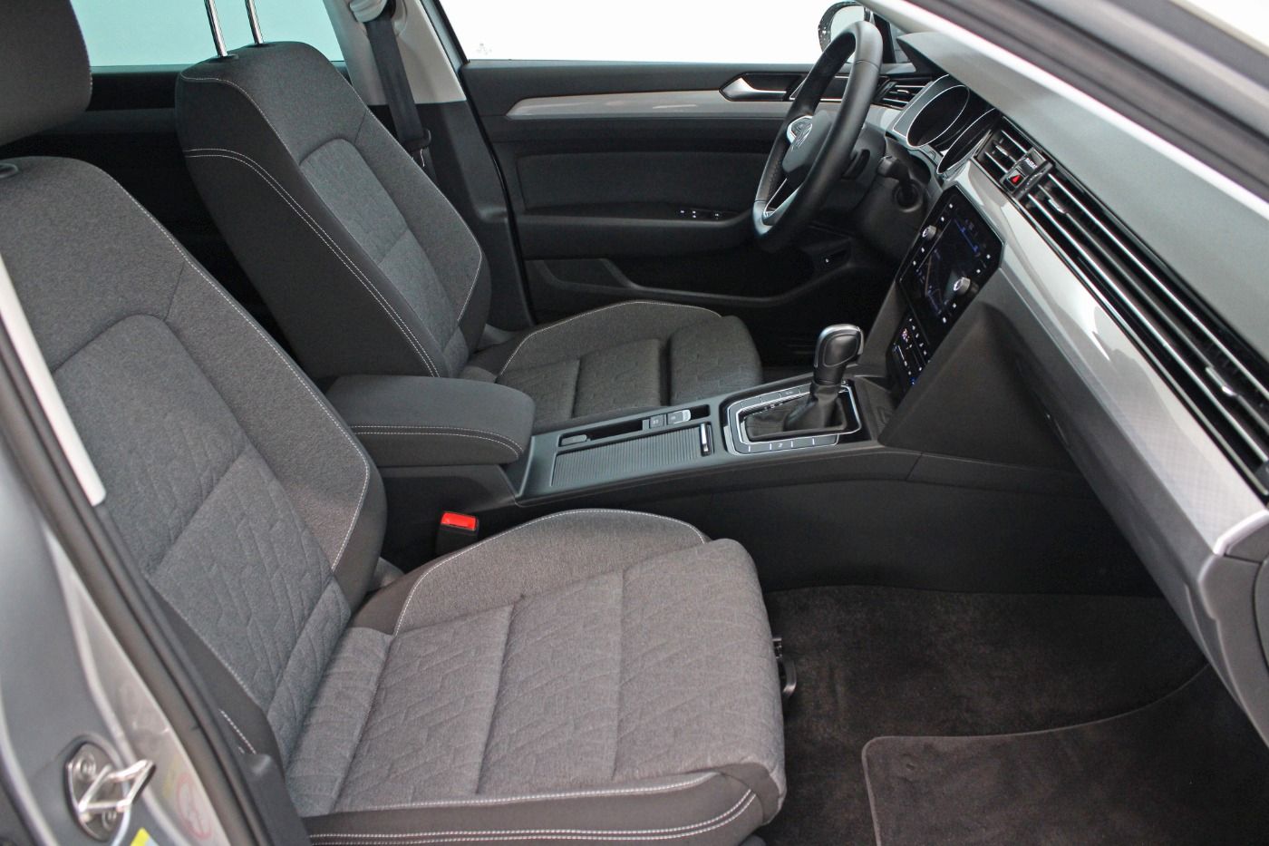 Volkswagen Passat Variant 2.0 TDI Business AHK|ACC|WSSHz|Ca foto 8