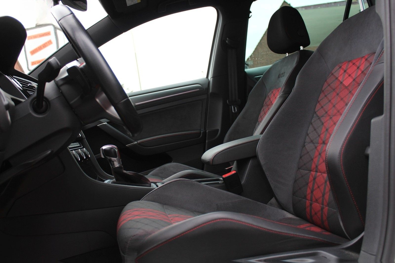 Volkswagen Golf 2.0 GTI TCR+VIRTUAL+AKRAPOVIC+KAMERA+DCC foto 16