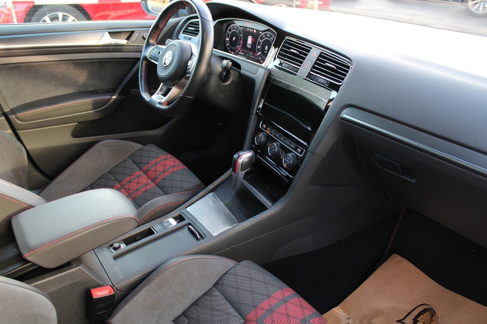 Volkswagen Golf 2.0 GTI TCR+VIRTUAL+AKRAPOVIC+KAMERA+DCC foto 18