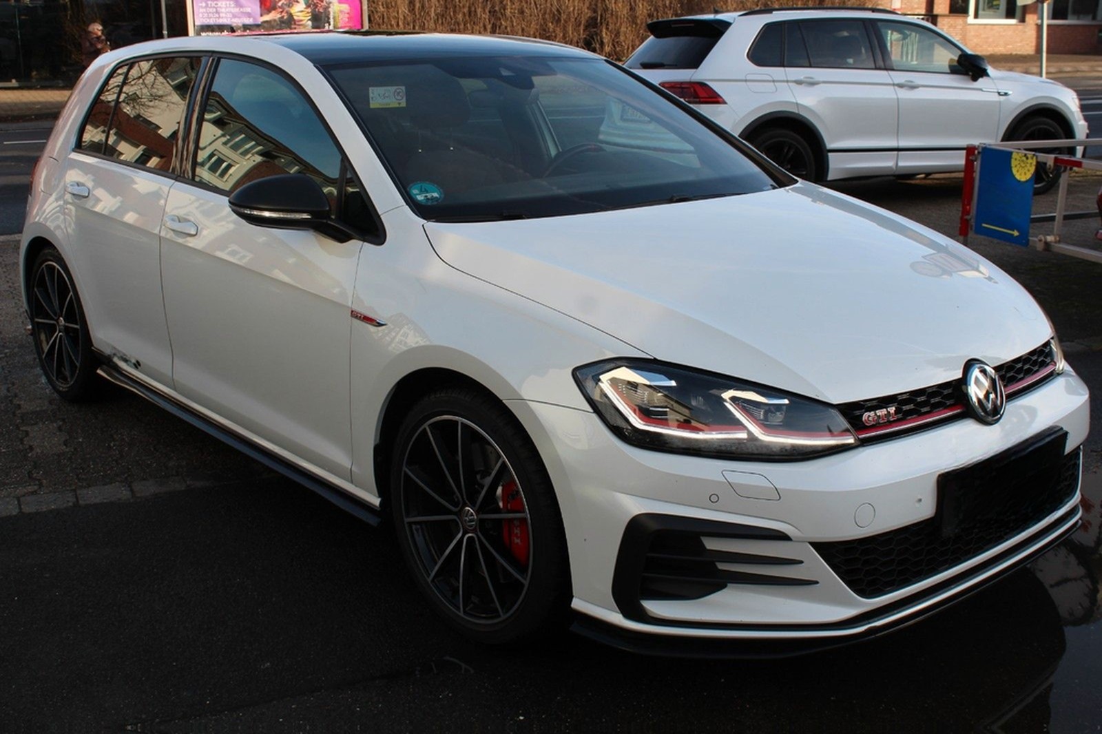 Volkswagen Golf 2.0 GTI TCR+VIRTUAL+AKRAPOVIC+KAMERA+DCC foto 3