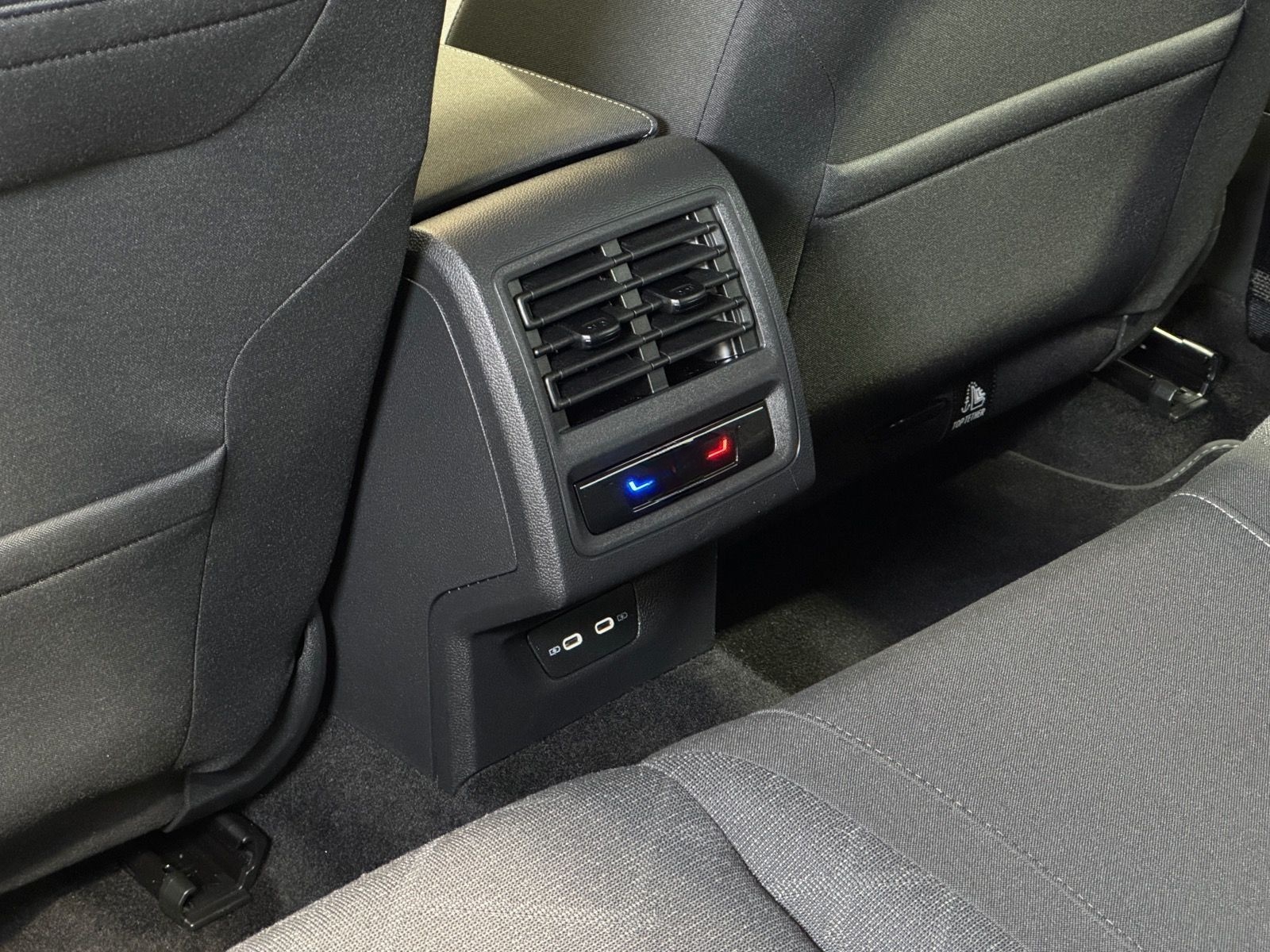 Volkswagen Golf Life 1.5 TSI | LED NAVI RÜKA ACC DAB PDC foto 22