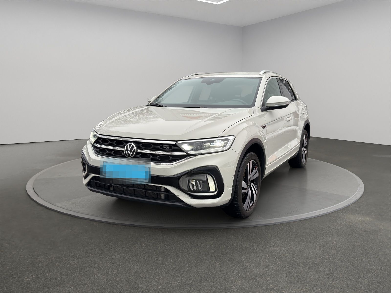 Volkswagen T-Roc 1.5 TSI DSG R-Line LED+ACC+KAMERA+DI-COCKP foto 2