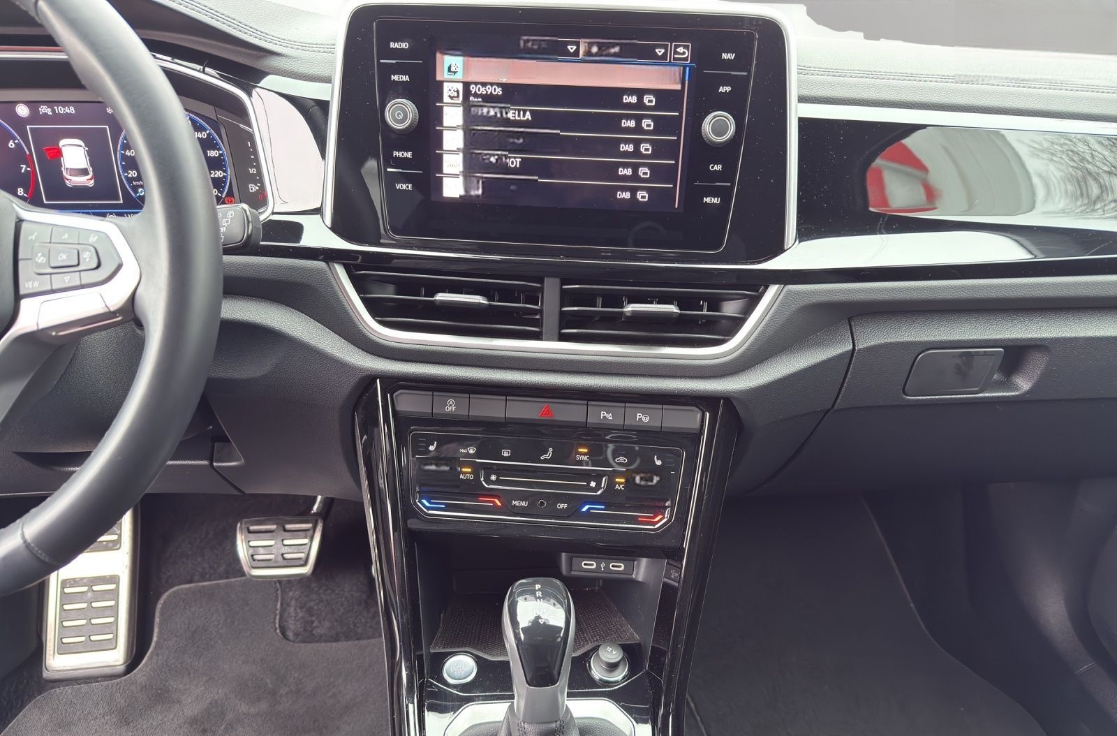 Volkswagen T-Roc 1.5 TSI DSG R-Line LED+ACC+KAMERA+DI-COCKP foto 11