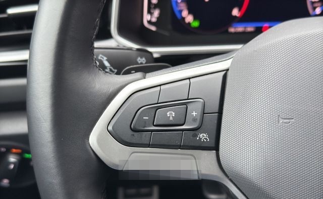 Volkswagen T-Roc 1.5 TSI DSG R-Line LED+ACC+LENKRADHZG+KAM foto 18