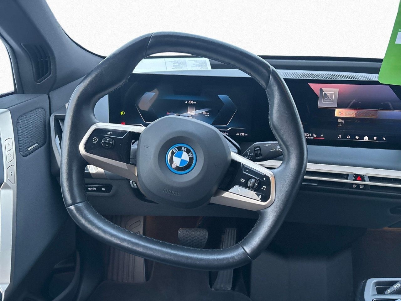 BMW iX xDr40 PaAssPr HUD AHK LASER DrAssPr ACC foto 15