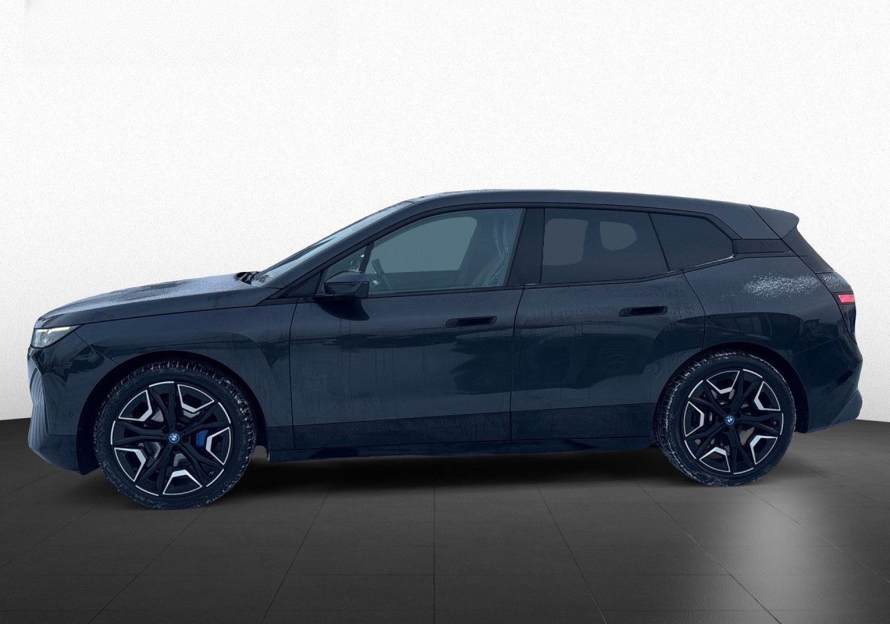 BMW iX xDr40 PaAssPr HUD AHK LASER DrAssPr ACC foto 10