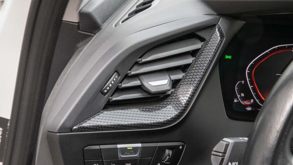 BMW 118i Sport Line Autom Navi Klima Sitzhzg LED PDC foto 11