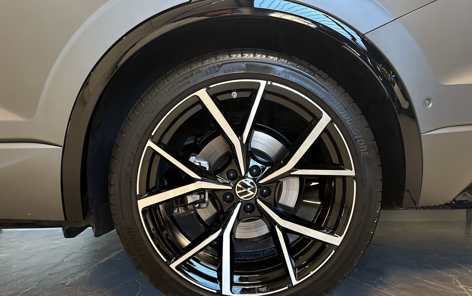 Volkswagen Touareg R-Line 3.0TDI +AHK+KAMERA+LUFT+STANDHZG+ foto 4