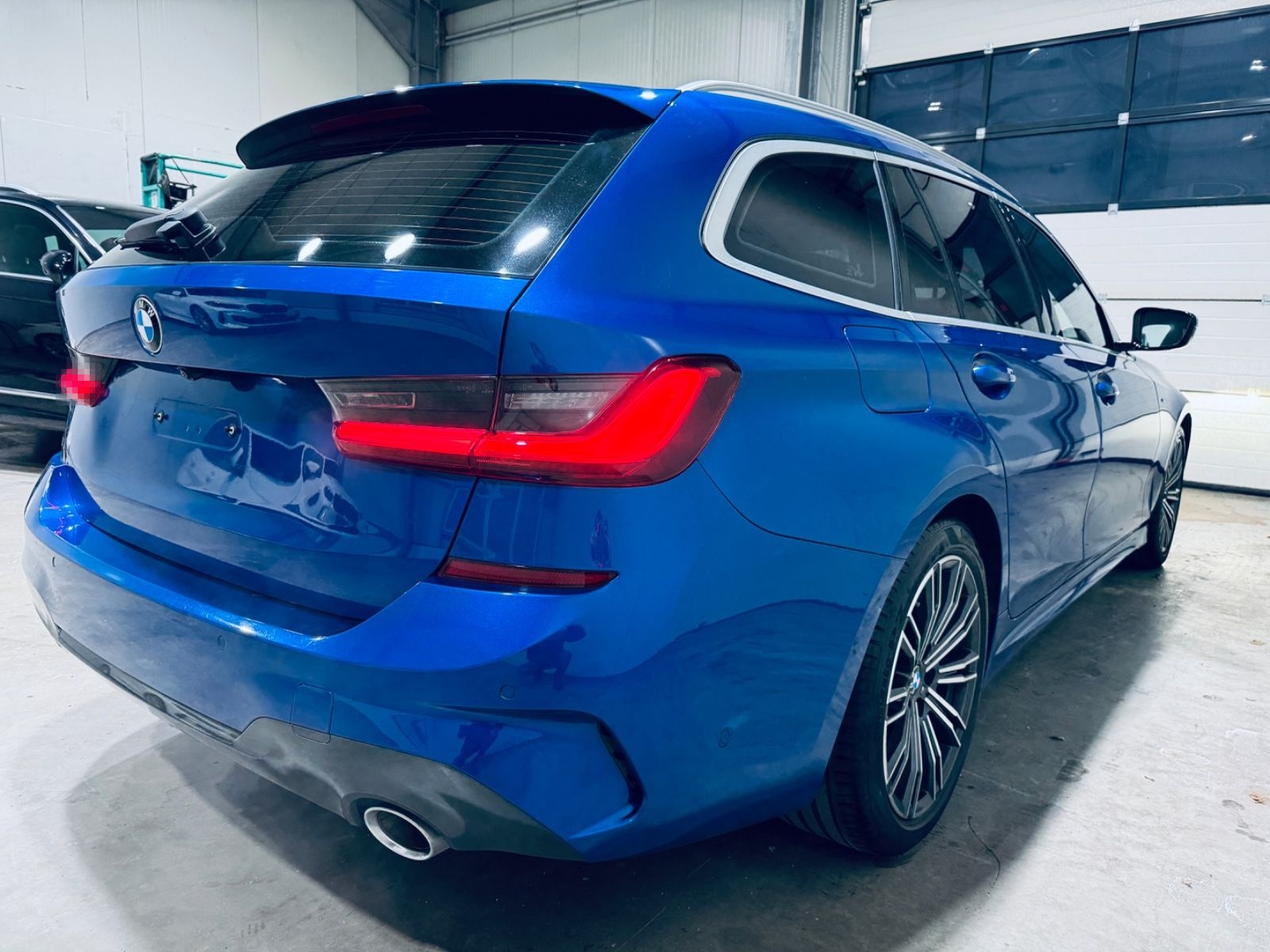 BMW 320 d Touring*M-SPORT*LASER*KAMERA*AHK*H-UP* foto 4
